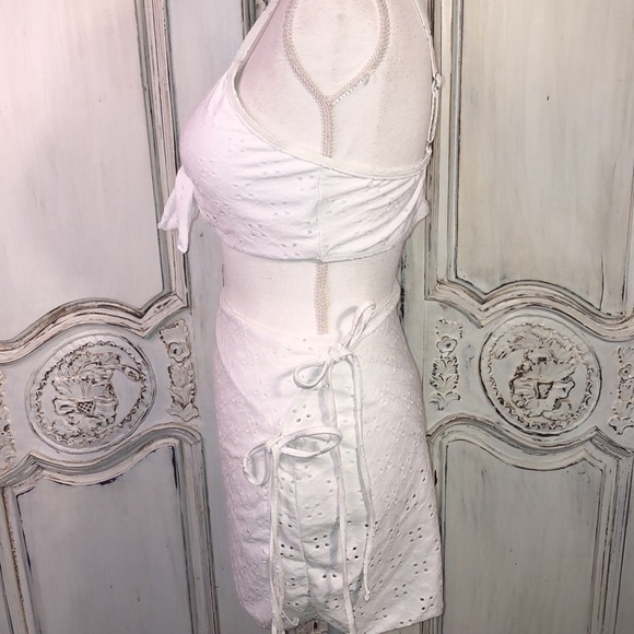 Eyelet Lace Three Piece Bikini Set Size Large - Picture 4 of 15